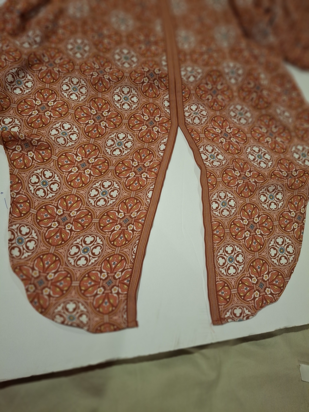 Max Studio Rust and Cream Printed Tie-Front Top - Picture 8 of 16